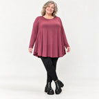 Bequemes Langarmshirt in sattem Bordeaux aus weichem Modal Stretch mit gerundeter Form