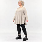 Langarmshirt in Taupe aus feinem Modalstretch mit Seitentaschen und gerundeter Silhouette
