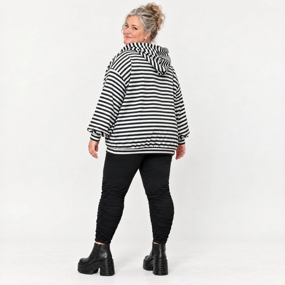 Kapuzenhoody aus Italien in Gelb/Schwarz/Weiß mit Streifendesign aus feinem Stretchjersey