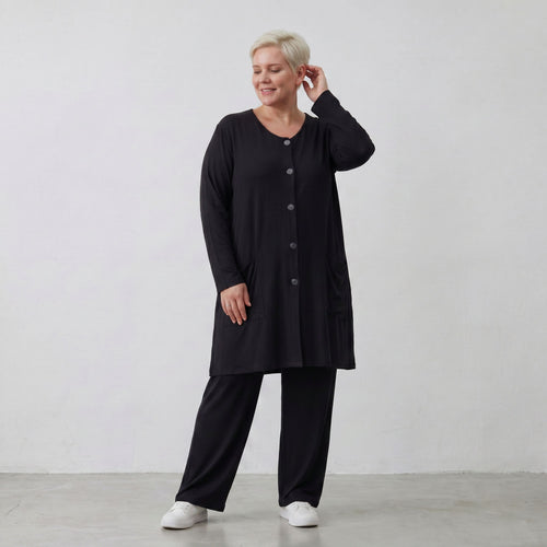 Elegante schwarze Jacke aus weichem Viskosejersey mit schmeichelndem Schnitt Knopfleiste