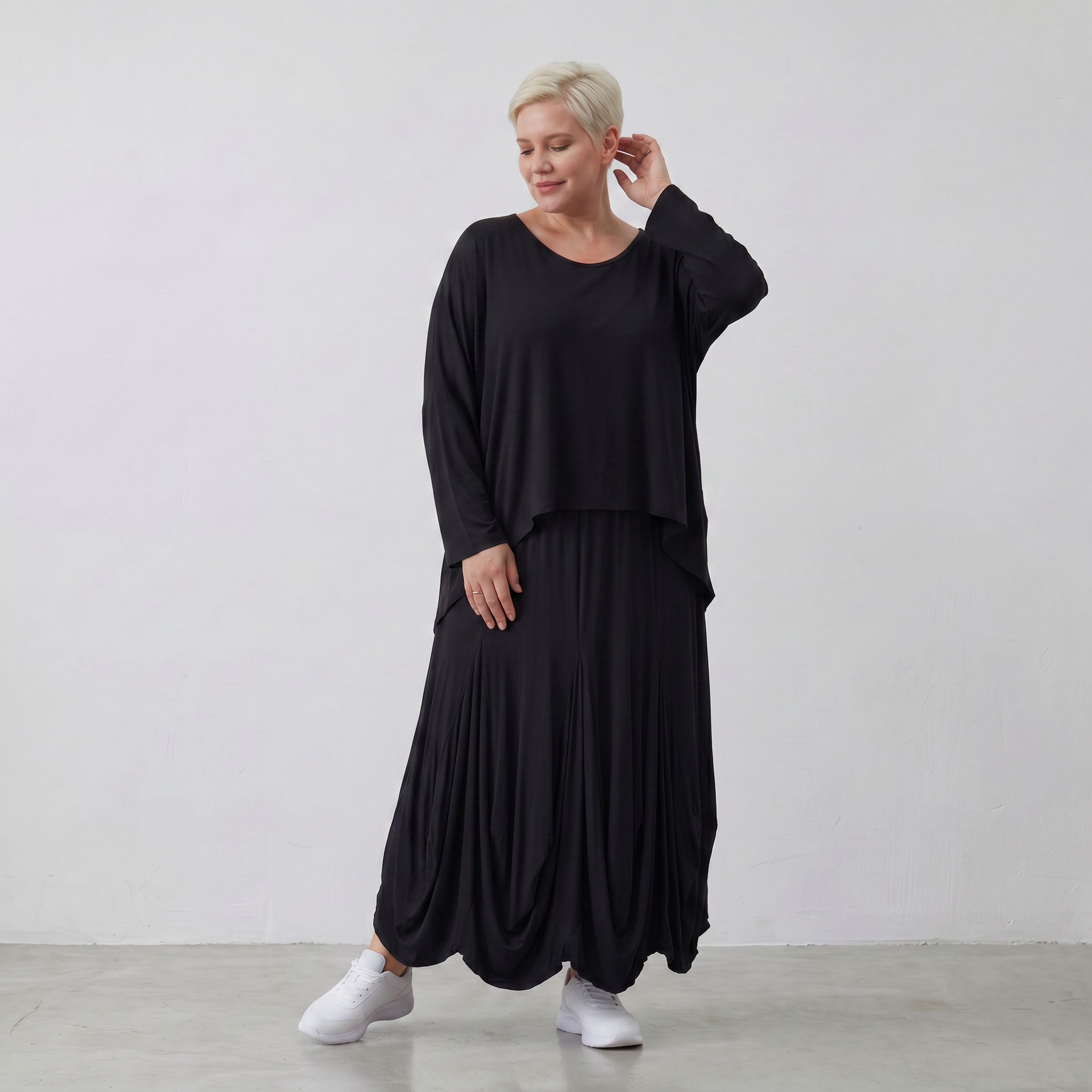 Femininer Ballonrock aus Stretch Jersey in Schwarz mit dehnbarem Bund und viel Volumen