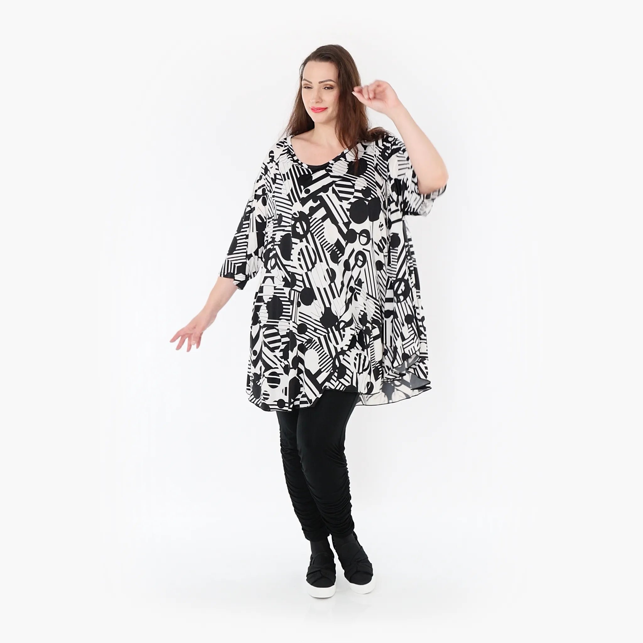 AKH Fashion Bigshirt in Glocken-Form, aus Viskose, 1400592, Schwarz/Weiß, Punkte, Schick