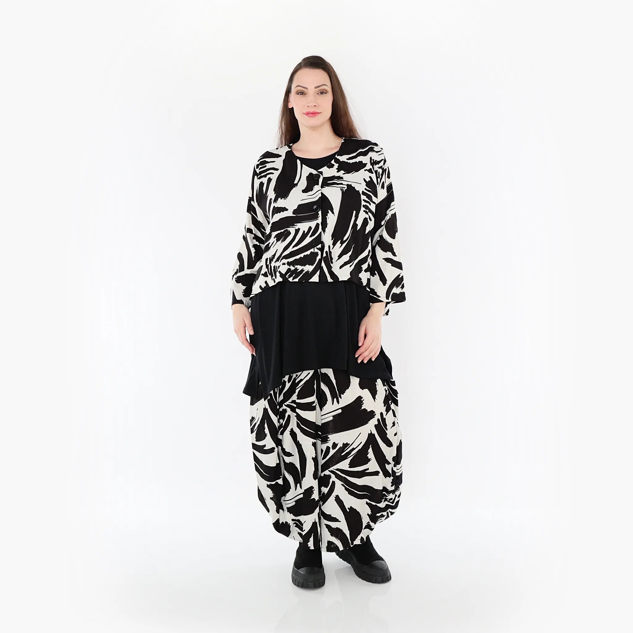  AKH Fashion Jacke in gerundeter Form, aus Viskose, 1442.00130, Ecru/Schwarz, Schick