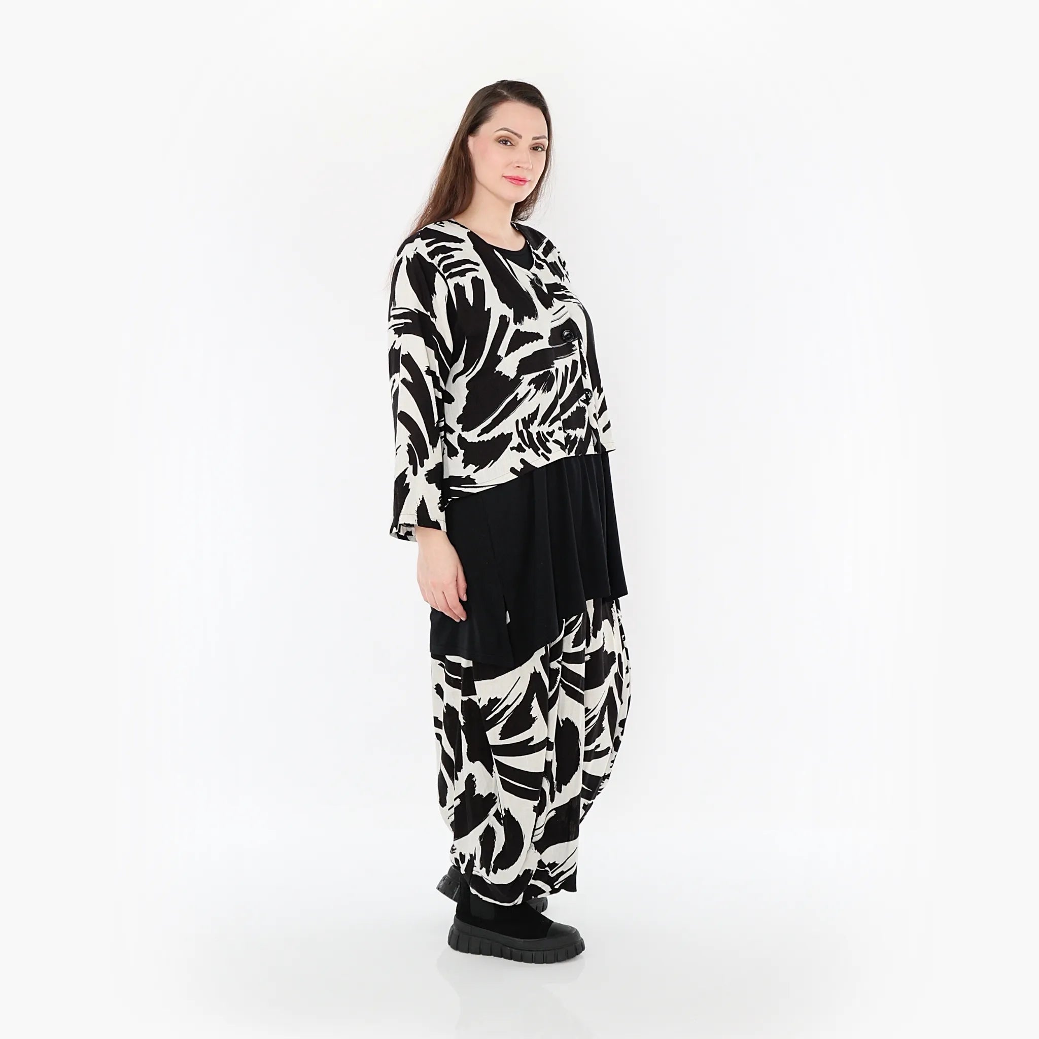  AKH Fashion Jacke in gerundeter Form, aus Viskose, 1442.00130, Ecru/Schwarz, Schick