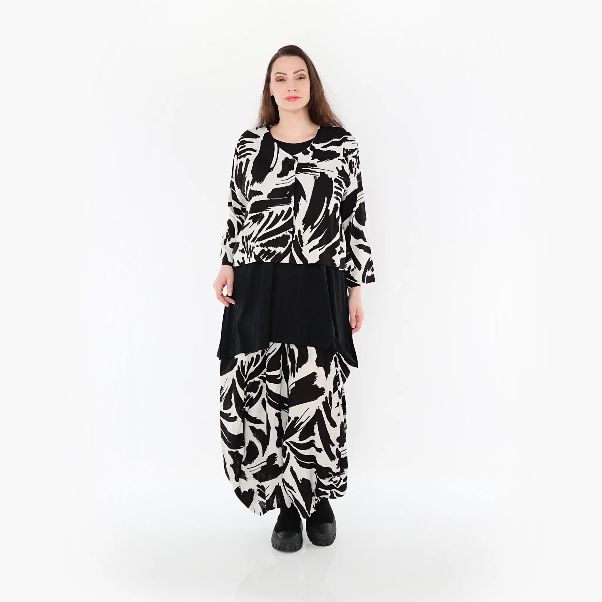  AKH Fashion Jacke in gerundeter Form, aus Viskose, 1442.00130, Ecru/Schwarz, Schick