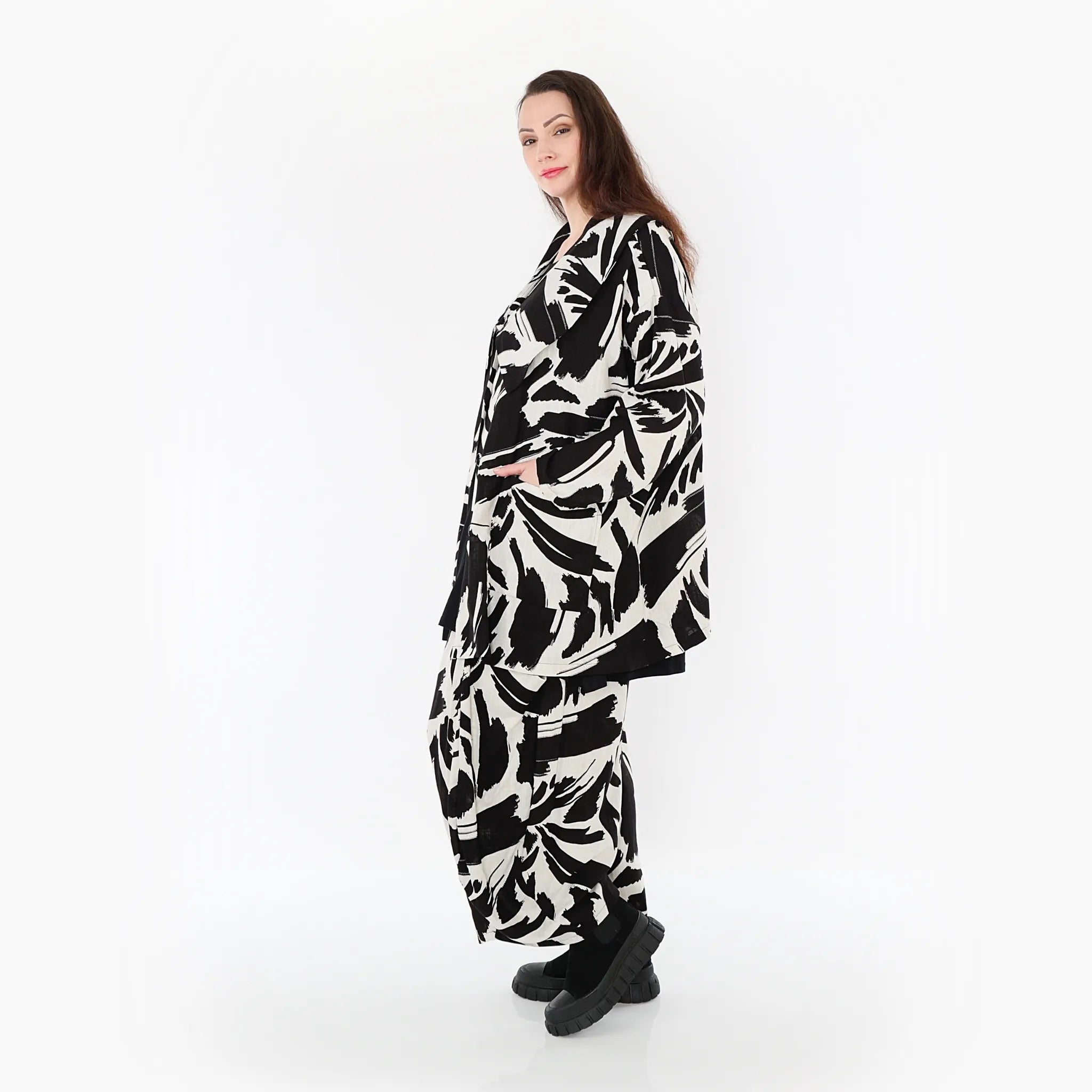  AKH Fashion Jacke in kastiger Form, aus Viskose, 1442.06070, Ecru/Schwarz, Schick, Modern