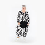  AKH Fashion Jacke in gerundeter Form, aus Viskose, 1460.00130, Schwarz/Weiß, Zebra, Schick