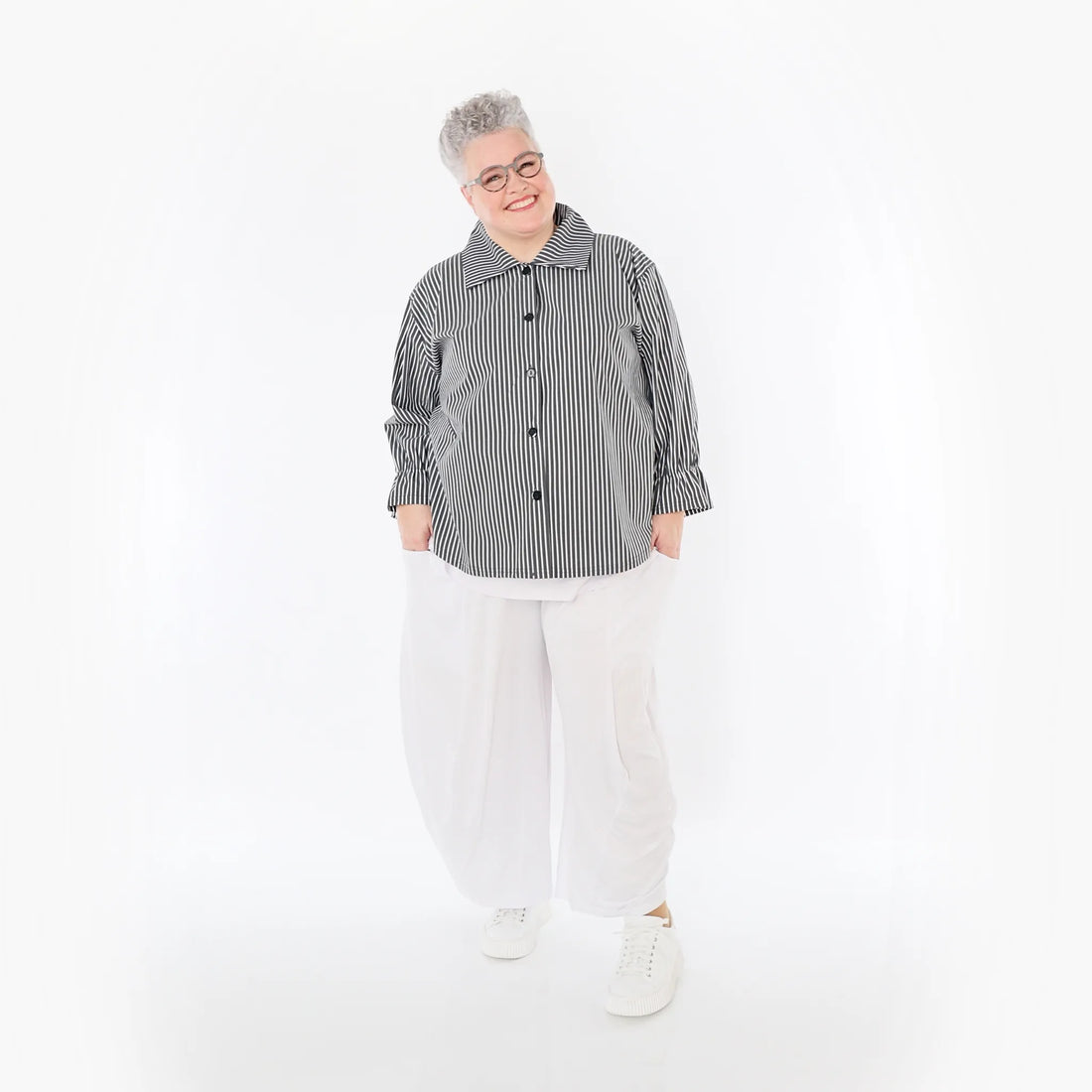 AKH Fashion Bluse in gerundeter Form, aus Baumwolle, 1472.07062, Anthrazit/Weiß, Streifen