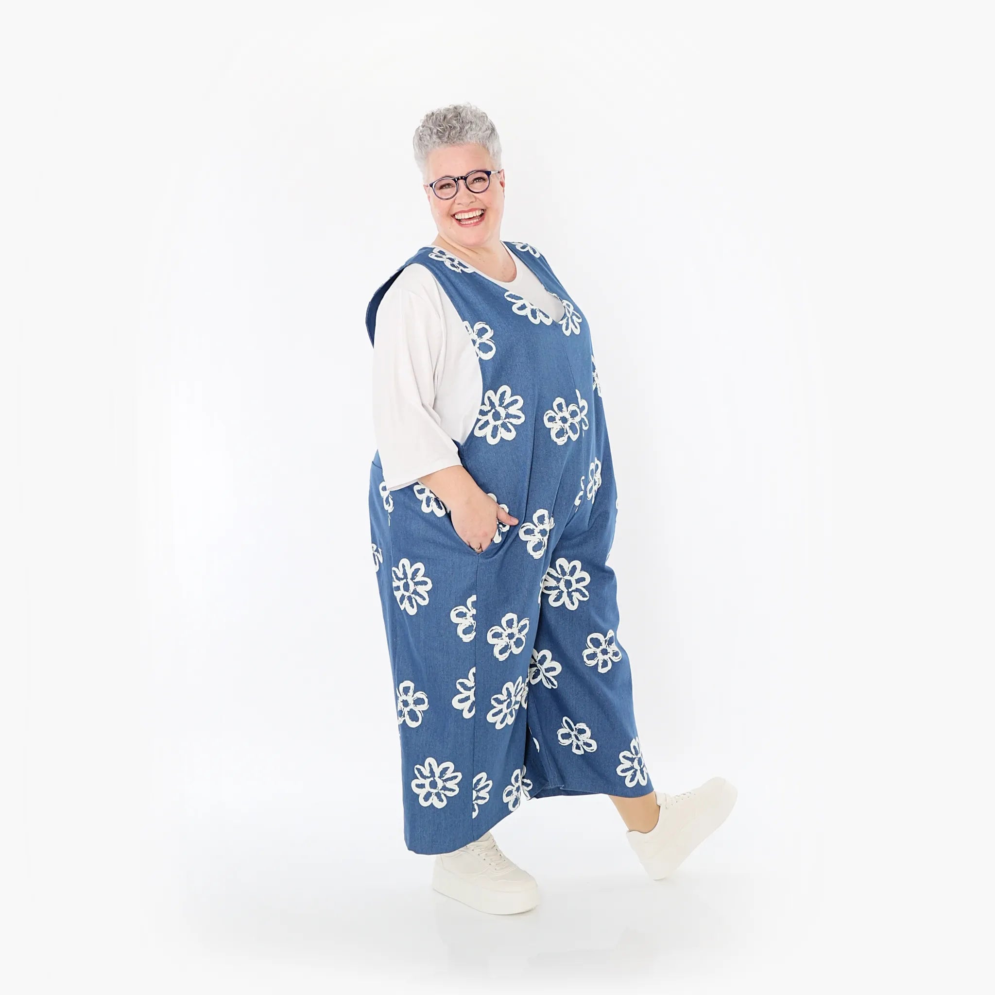  AKH Fashion Jumpsuit in gerader Form, aus Baumwolle, 1485.07079, Jeansblau/Weiß, Blumen