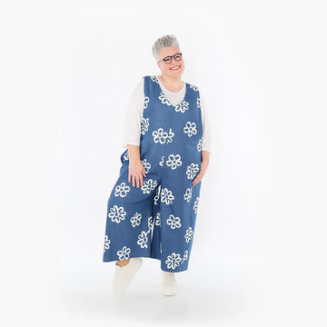 AKH Fashion Jumpsuit in gerader Form, aus Baumwolle, 1485.07079, Jeansblau/Weiß, Blumen