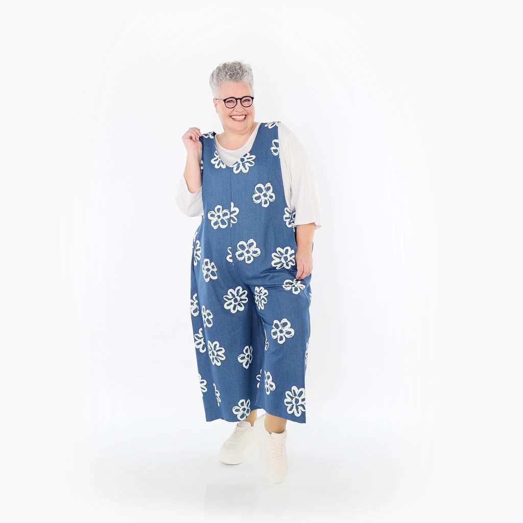  AKH Fashion Jumpsuit in gerader Form, aus Baumwolle, 1485.07079, Jeansblau/Weiß, Blumen