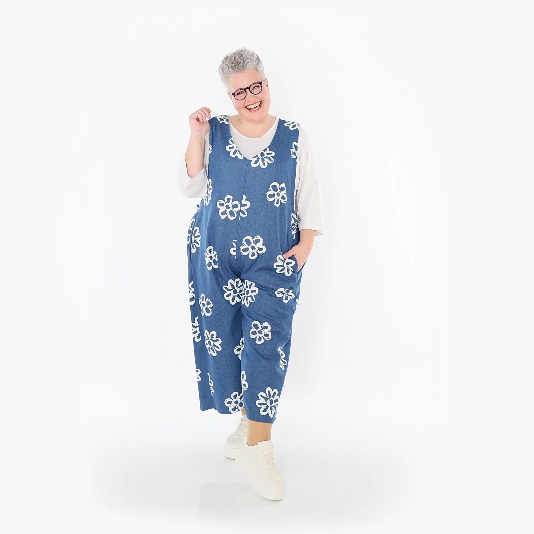 AKH Fashion Jumpsuit in gerader Form, aus Baumwolle, 1485.07079, Jeansblau/Weiß, Blumen