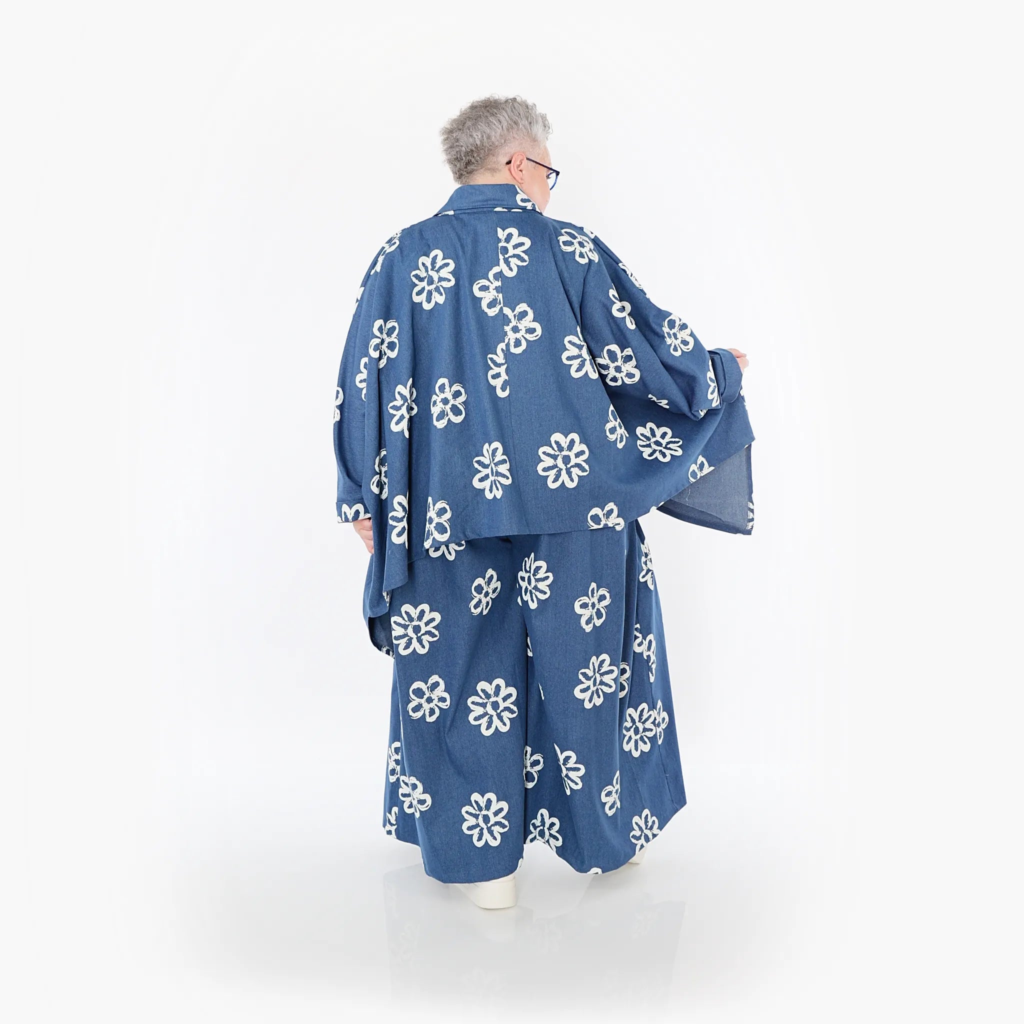 Zipfel Bluse von AKH Fashion aus Baumwolle, 1485.07080, Jeansblau/Weiß, Blumen, Schick