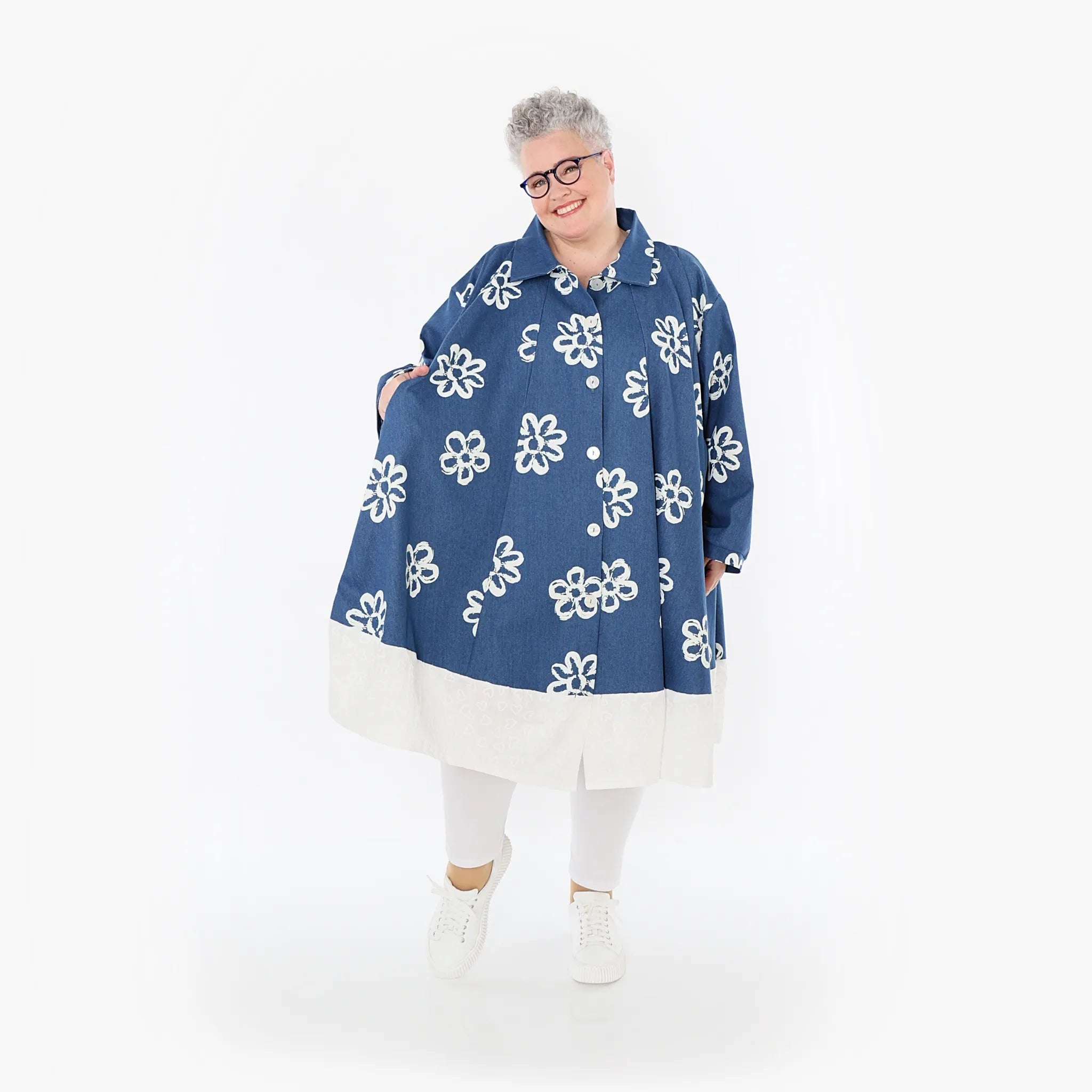 A-Form Bluse von AKH Fashion aus Baumwolle, 1485.07061, Jeansblau/Weiß, Blumen, Schick