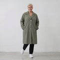 Fliessender Khaki Mantel im legeren Lagenlook mit Oversize Form zeitlos chic soft modern