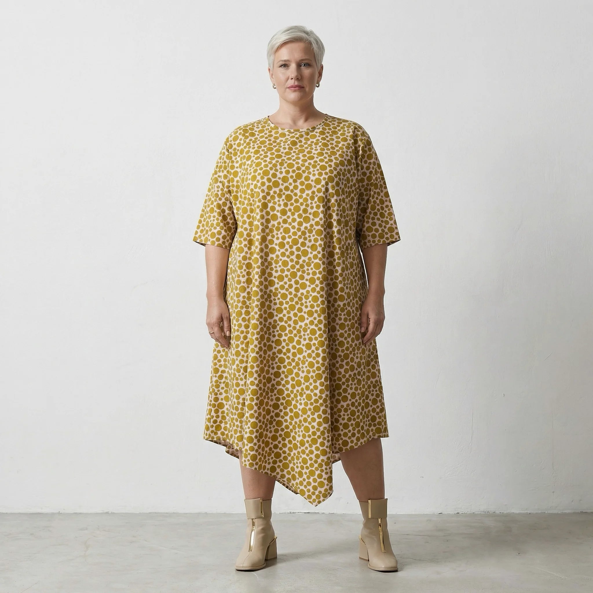Luftiges Oversize Ballonkleid aus feiner Baumwoll-Popeline mit stilvollem Lagenlook, Punkte, Beige/Olive