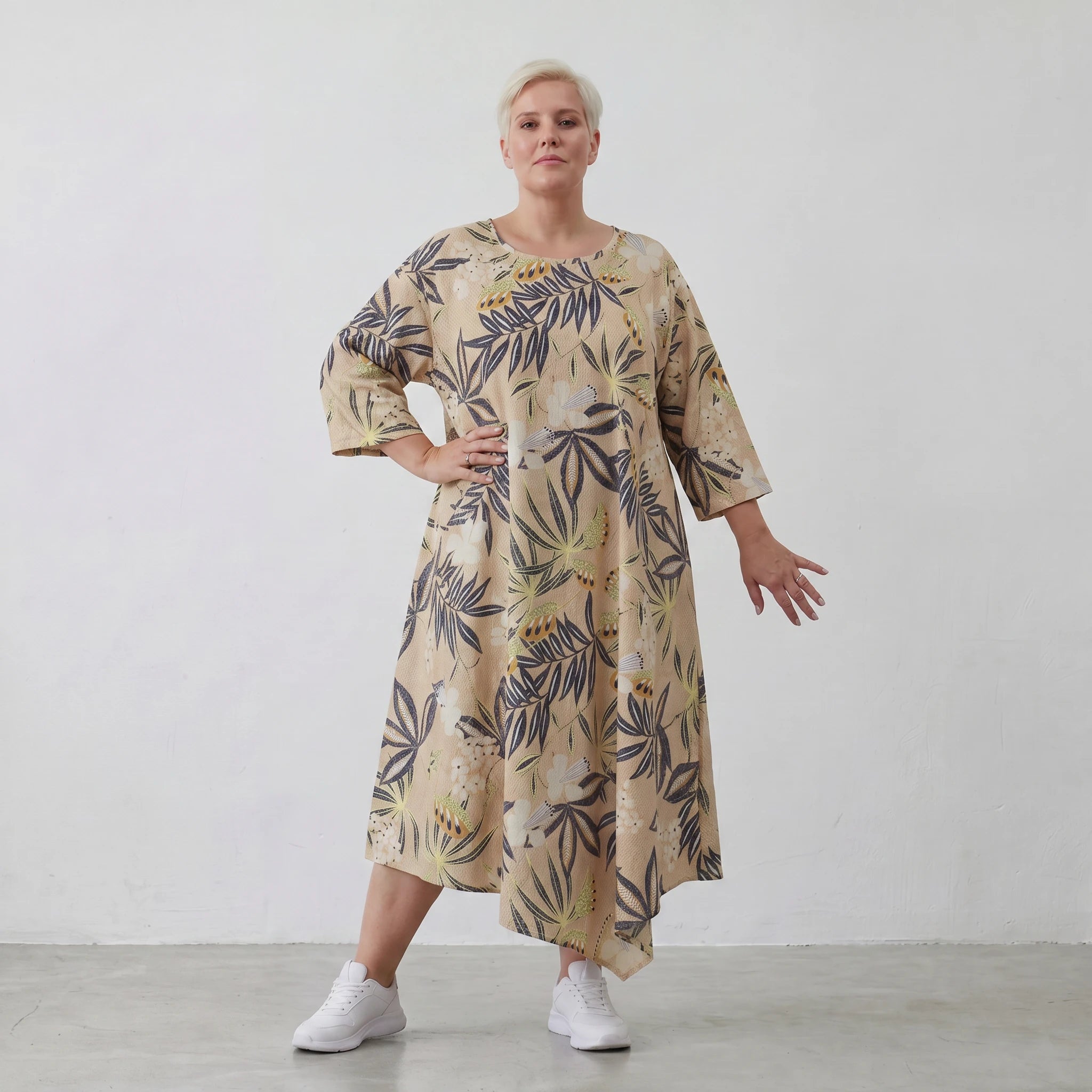 Luftiges Ballon Kleid im stilvollen Lagenlook mit ausgefallenem Blumenmuster, fein und leicht, Sand/Multi
