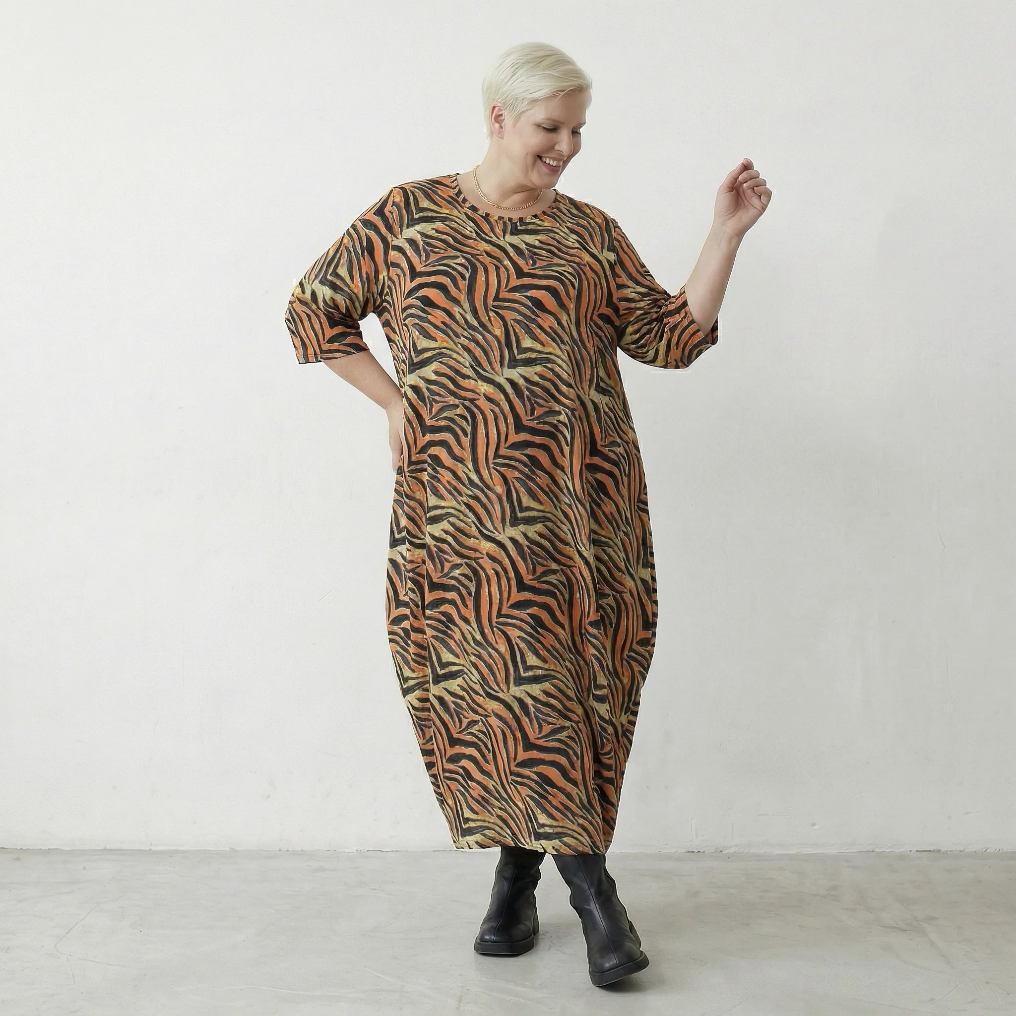 Luftig fein interpretiertes Ballon Kleid im modernen Zebra Lagenlook, zeitlos und ausgefallen, Orange/Schwarz/Gelb
