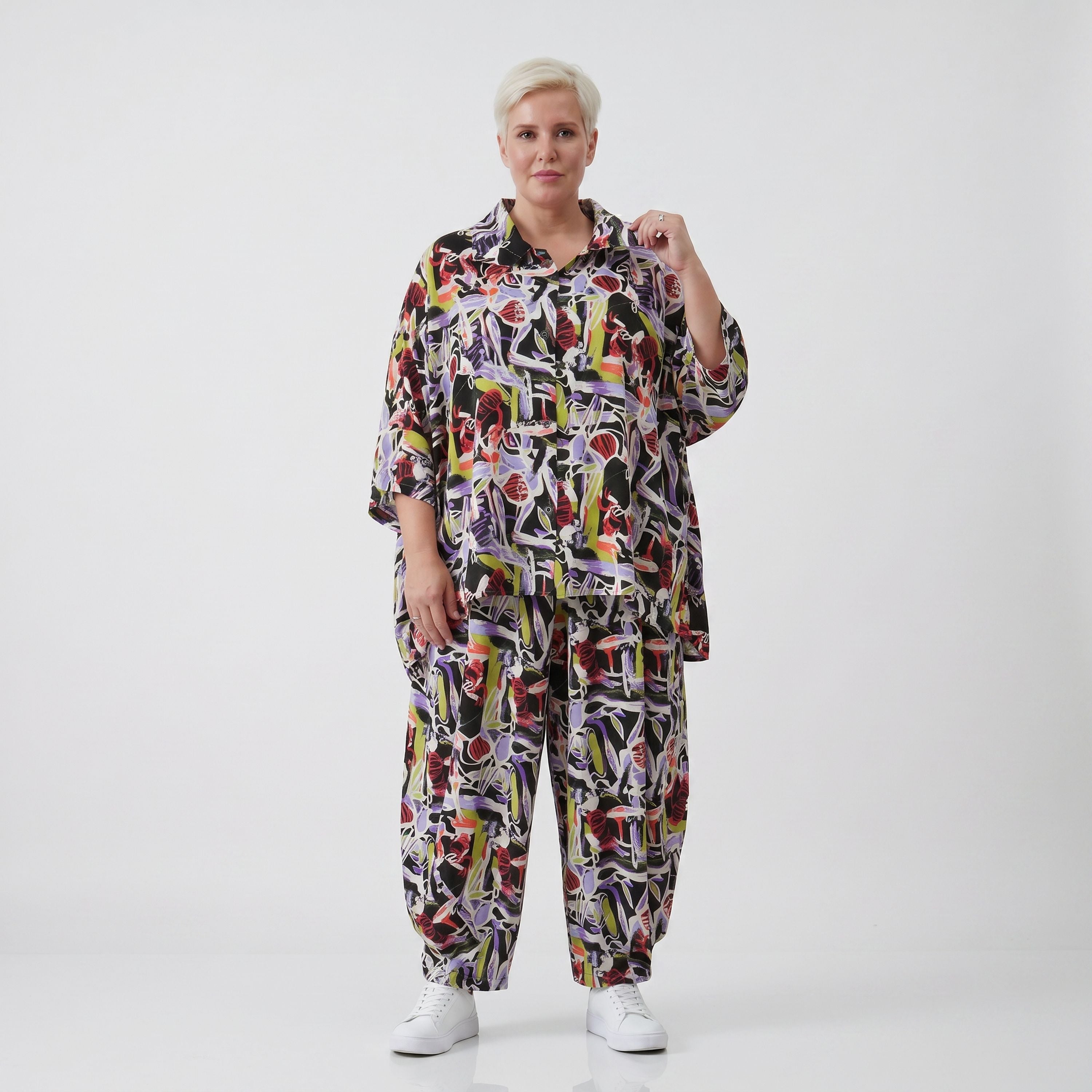 Zeitlose Oversize Viskosebluse in Schwarz Oliv Lila leger Lagenlook modern Hemdkragen