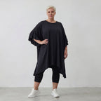 Fließendes Shirt aus Viskose Jersey in Schwarz mit Volantärmeln und A-Linie Silhouette
