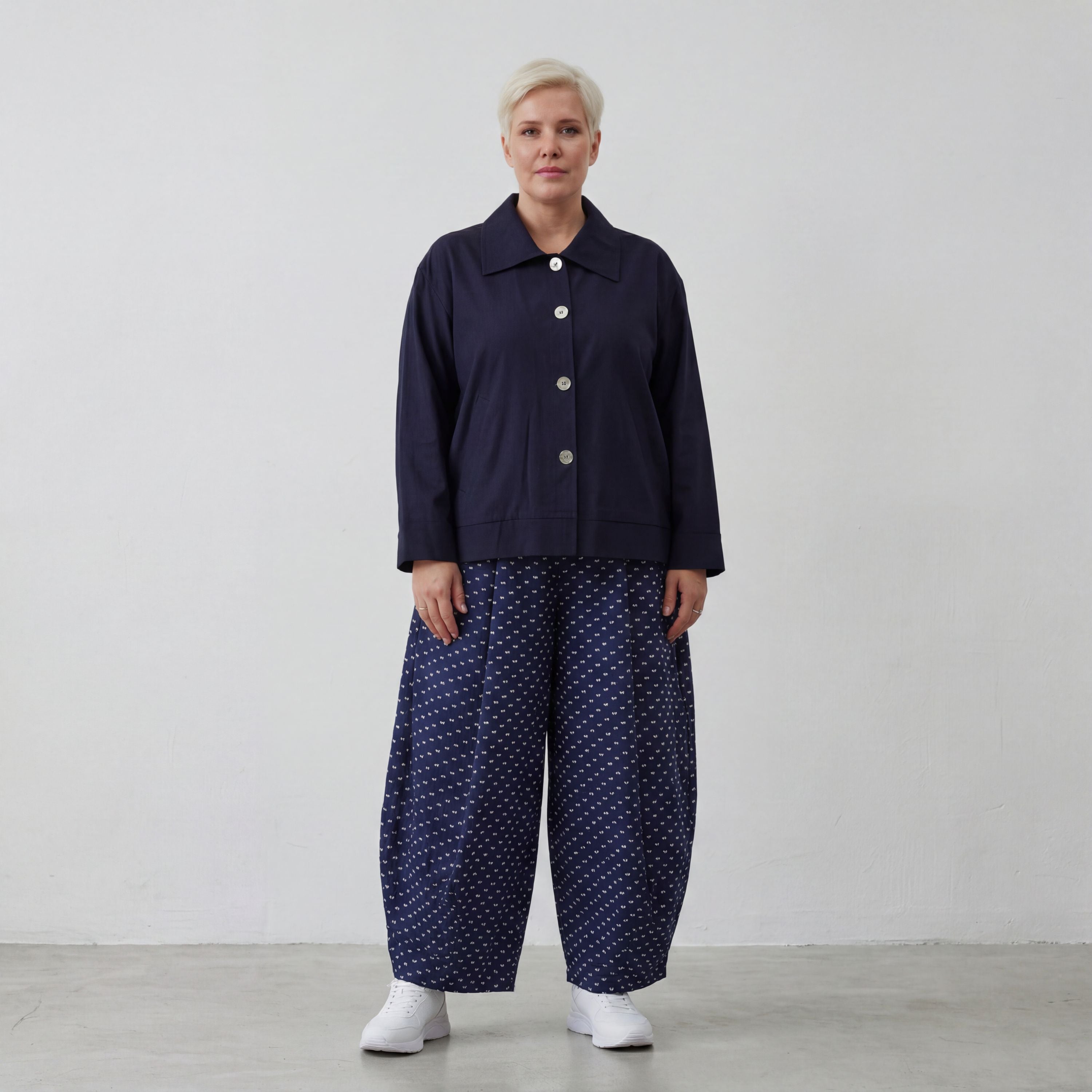 Zeitlose Oversize Ballonhose im Dunkelblau/Weiß Karolook leger ausgefallen luftig soft