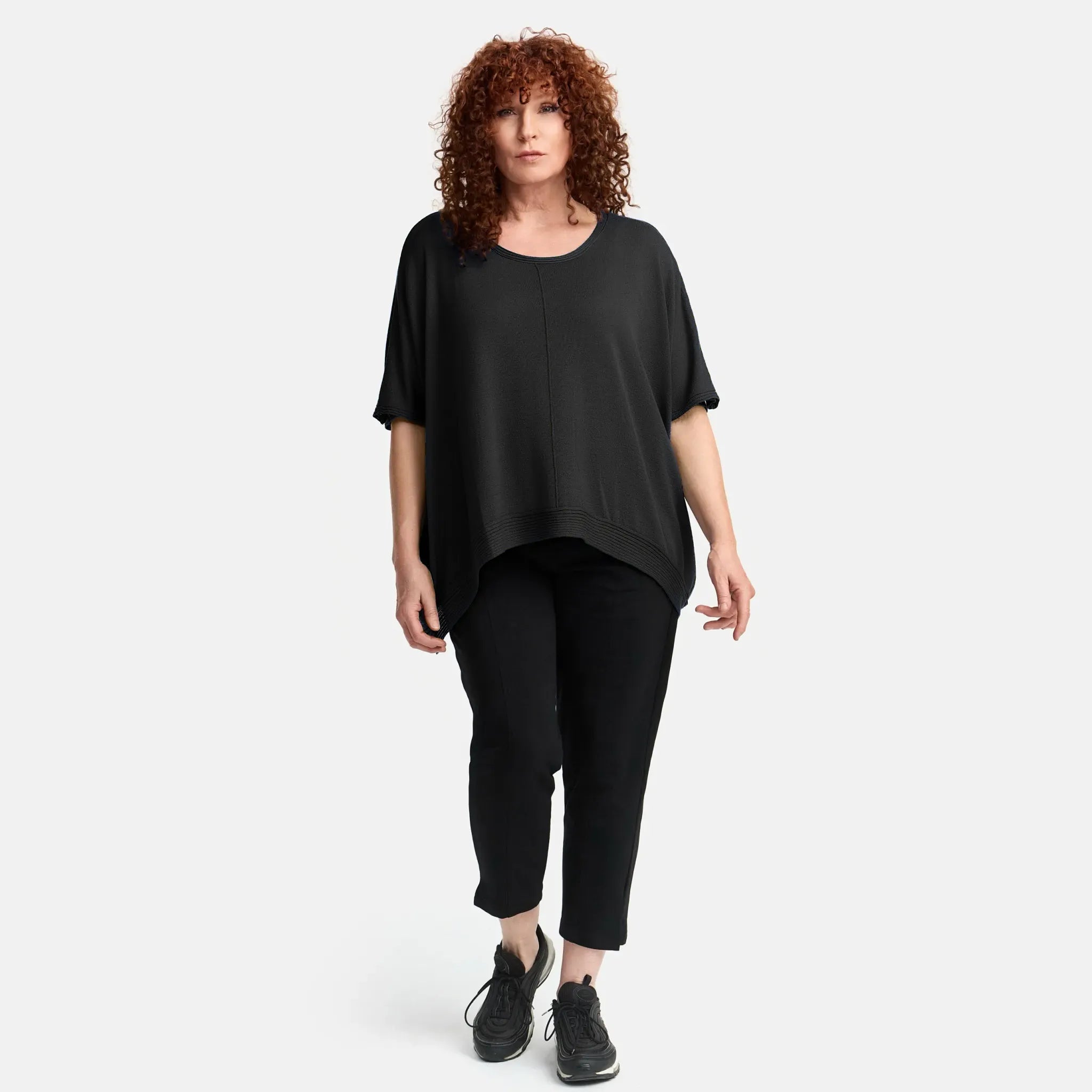  Amandine Pullover in kastiger Form, aus Viskose, A2803, Schwarz, Schick, Modern, Bequem