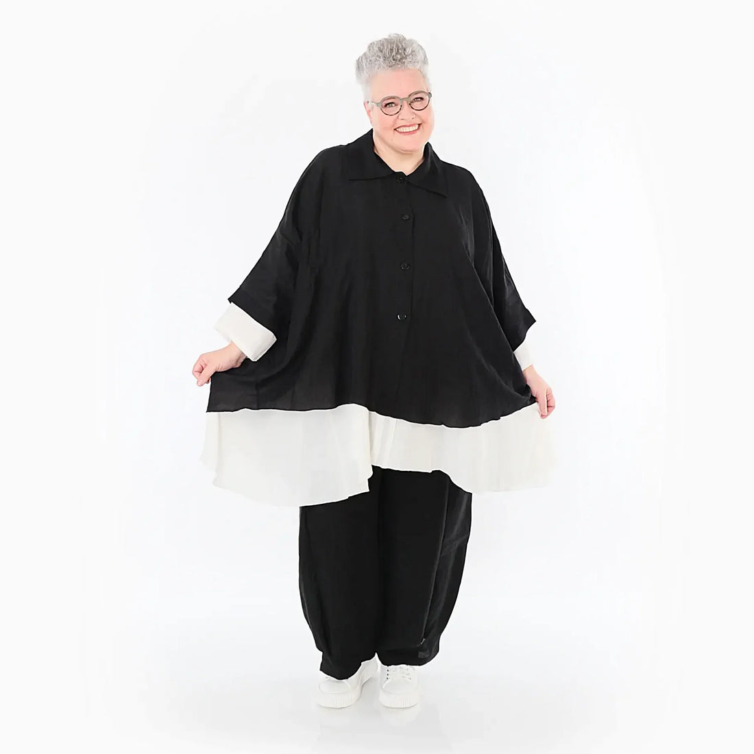  AKH Fashion Jacke in gerundeter Form, aus Viskose, 1490.07092, Schwarz, Ausgefallen