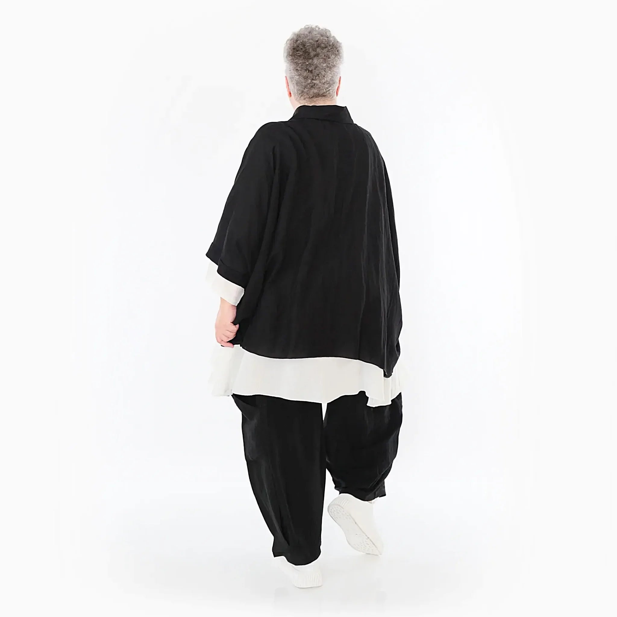 AKH Fashion Jacke in gerundeter Form, aus Viskose, 1490.07092, Schwarz, Ausgefallen