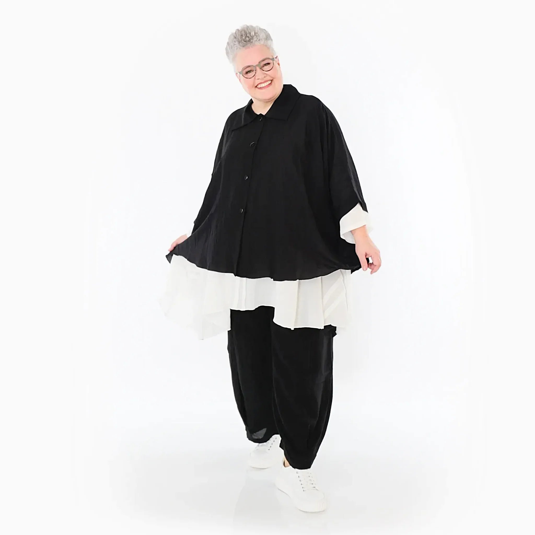  AKH Fashion Jacke in gerundeter Form, aus Viskose, 1490.07092, Schwarz, Ausgefallen