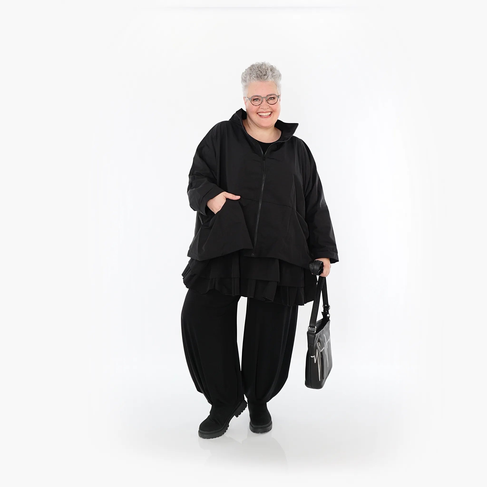  AKH Fashion Jacke in kastiger Form, aus Baumwolle, 1493.07104, Schwarz, Ausgefallen