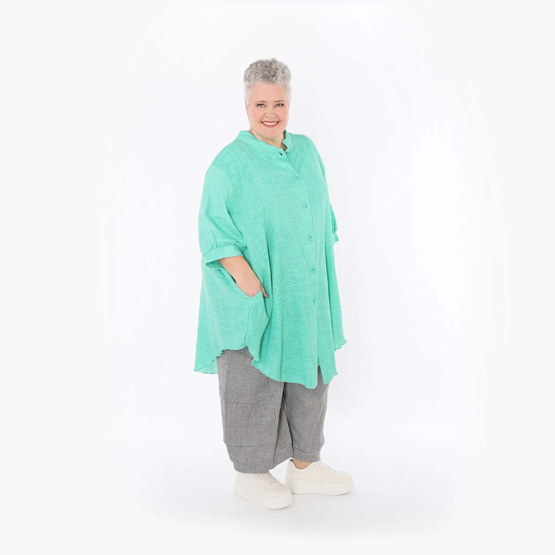  AKH Fashion Bluse in gerundeter Form, aus Baumwolle, 1501.07106, Grün, Ausgefallen, Schick