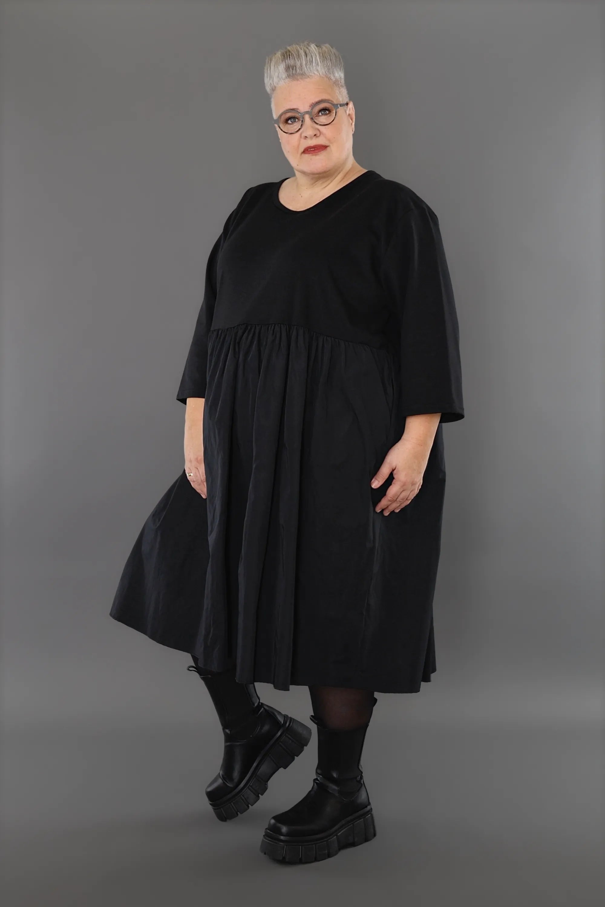  Ballonkleid von AKH Premium aus Materialmix, P1001.6967, Schwarz, Ausgefallen, Zeitlos