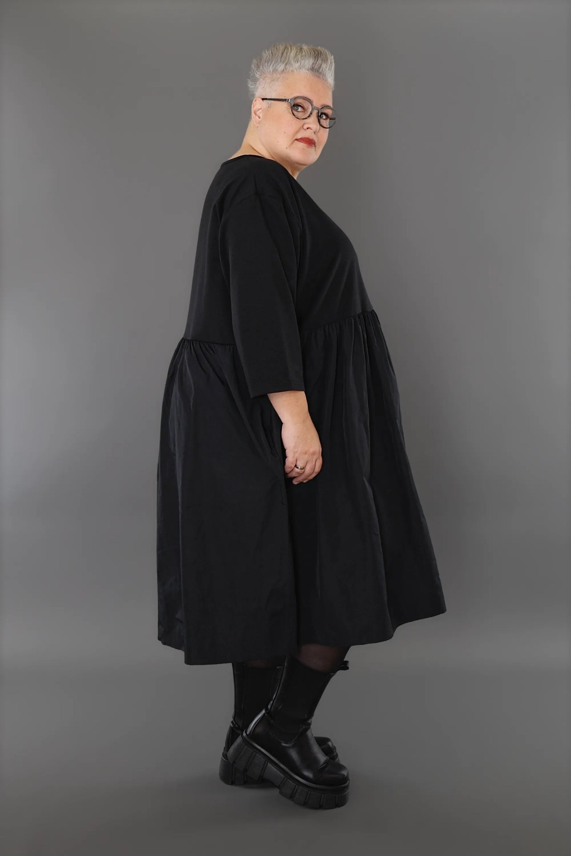 Ballonkleid von AKH Premium aus Materialmix, P1001.6967, Schwarz, Ausgefallen, Zeitlos