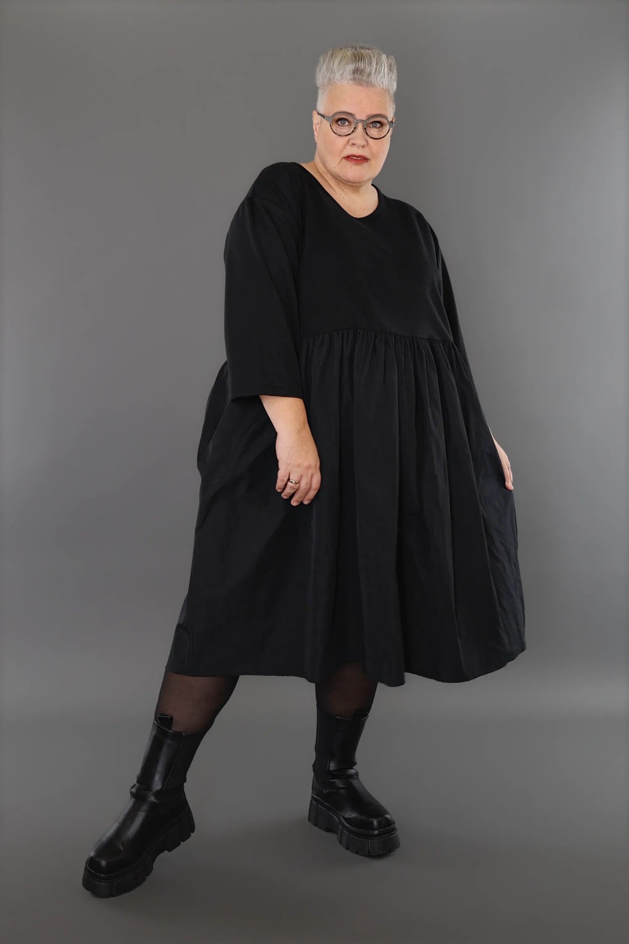  Ballonkleid von AKH Premium aus Materialmix, P1001.6967, Schwarz, Ausgefallen, Zeitlos