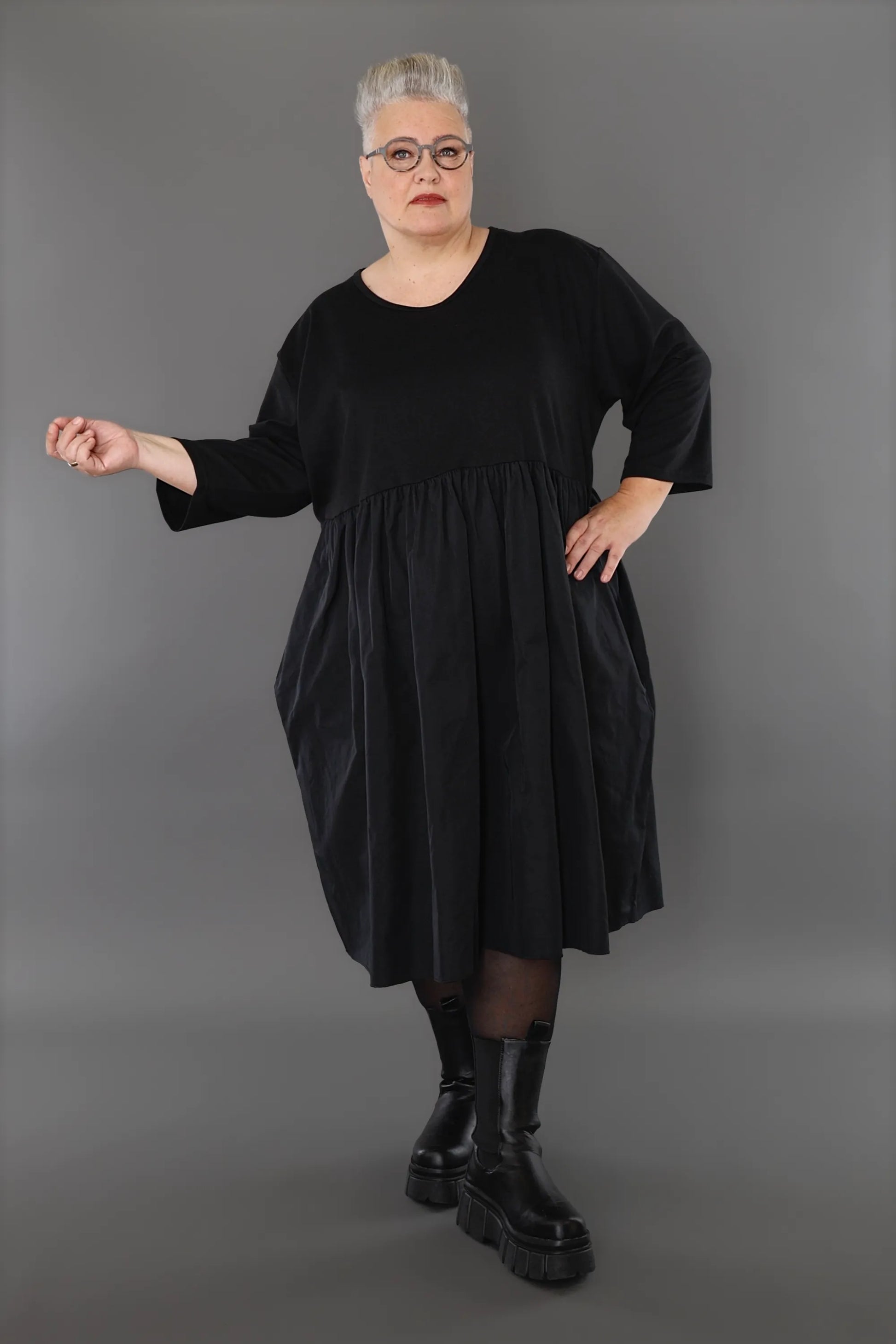  Ballonkleid von AKH Premium aus Materialmix, P1001.6967, Schwarz, Ausgefallen, Zeitlos