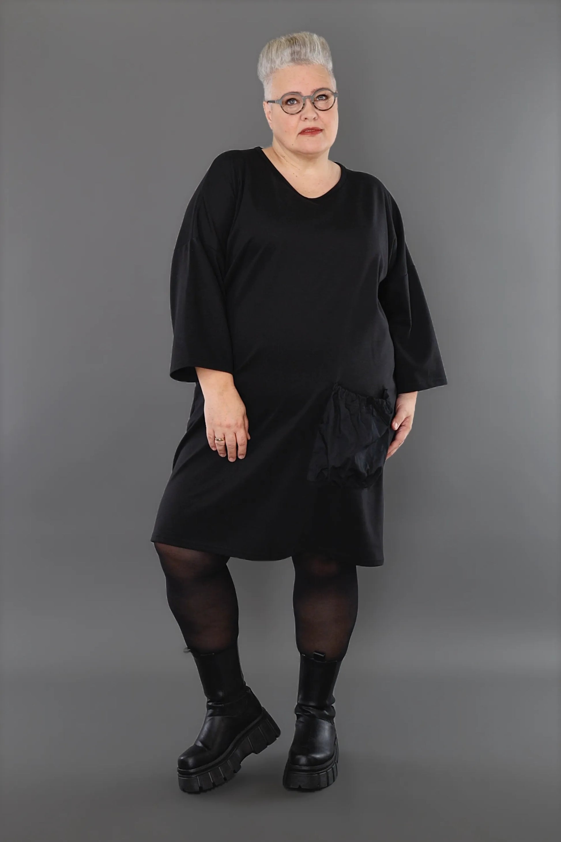  AKH Premium Kleid in gerader Form, aus Materialmix, P1001.7052, Schwarz, Ausgefallen