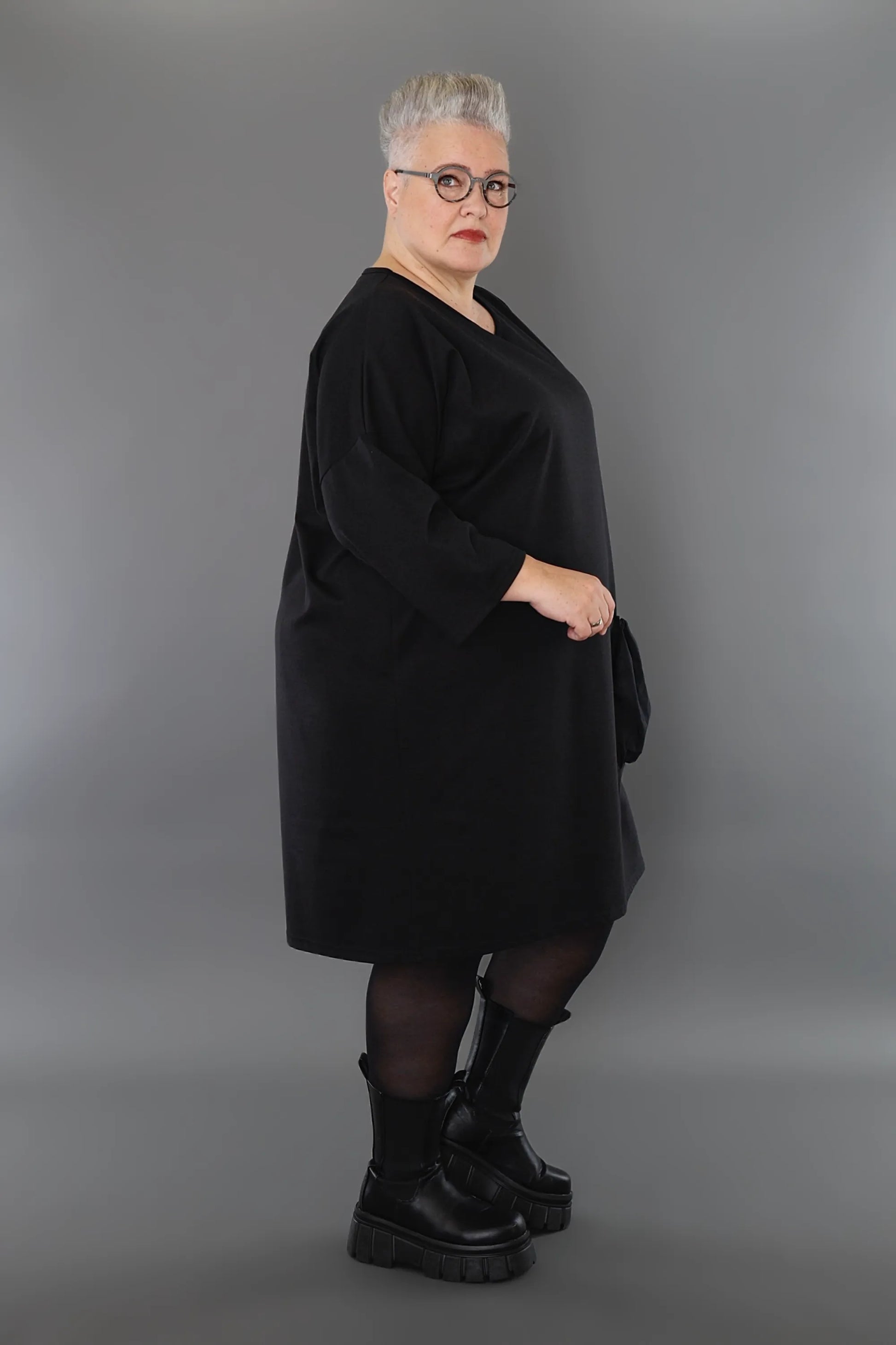  AKH Premium Kleid in gerader Form, aus Materialmix, P1001.7052, Schwarz, Ausgefallen