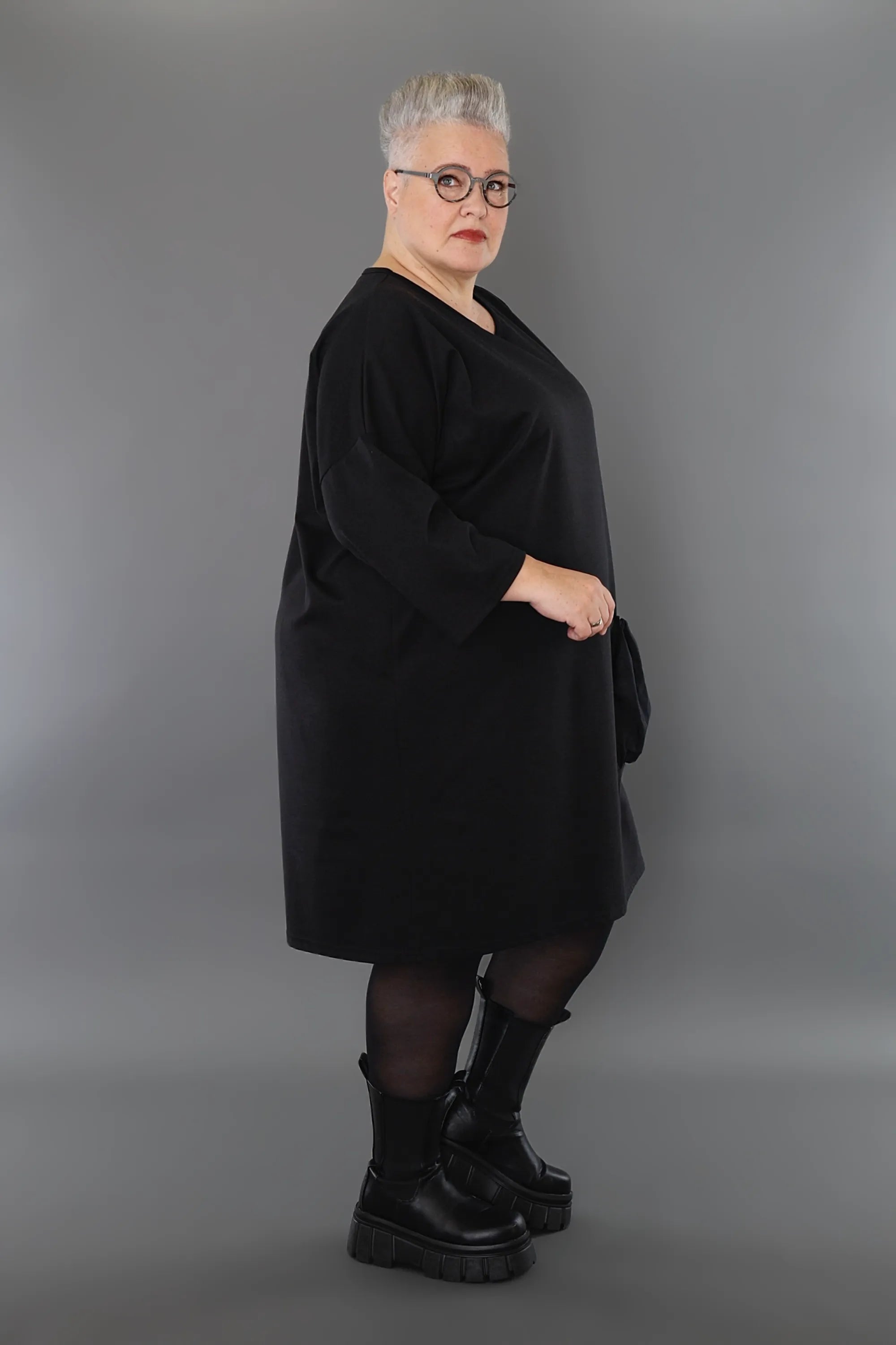  AKH Premium Kleid in gerader Form, aus Materialmix, P1001.7052, Schwarz, Ausgefallen