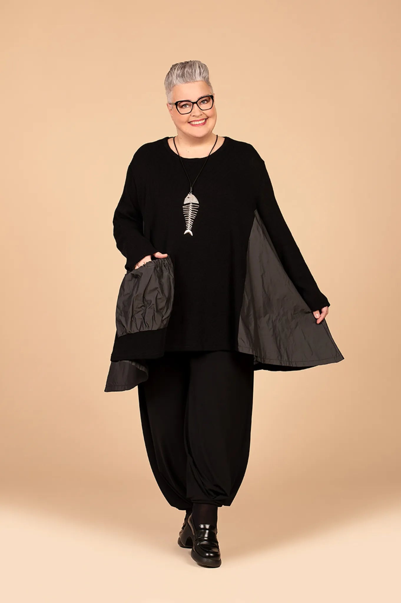  A-Form Bigshirt von AKH Premium aus Baumwolle, 1446.0593M, Schwarz, Schick, Modern, Bequem