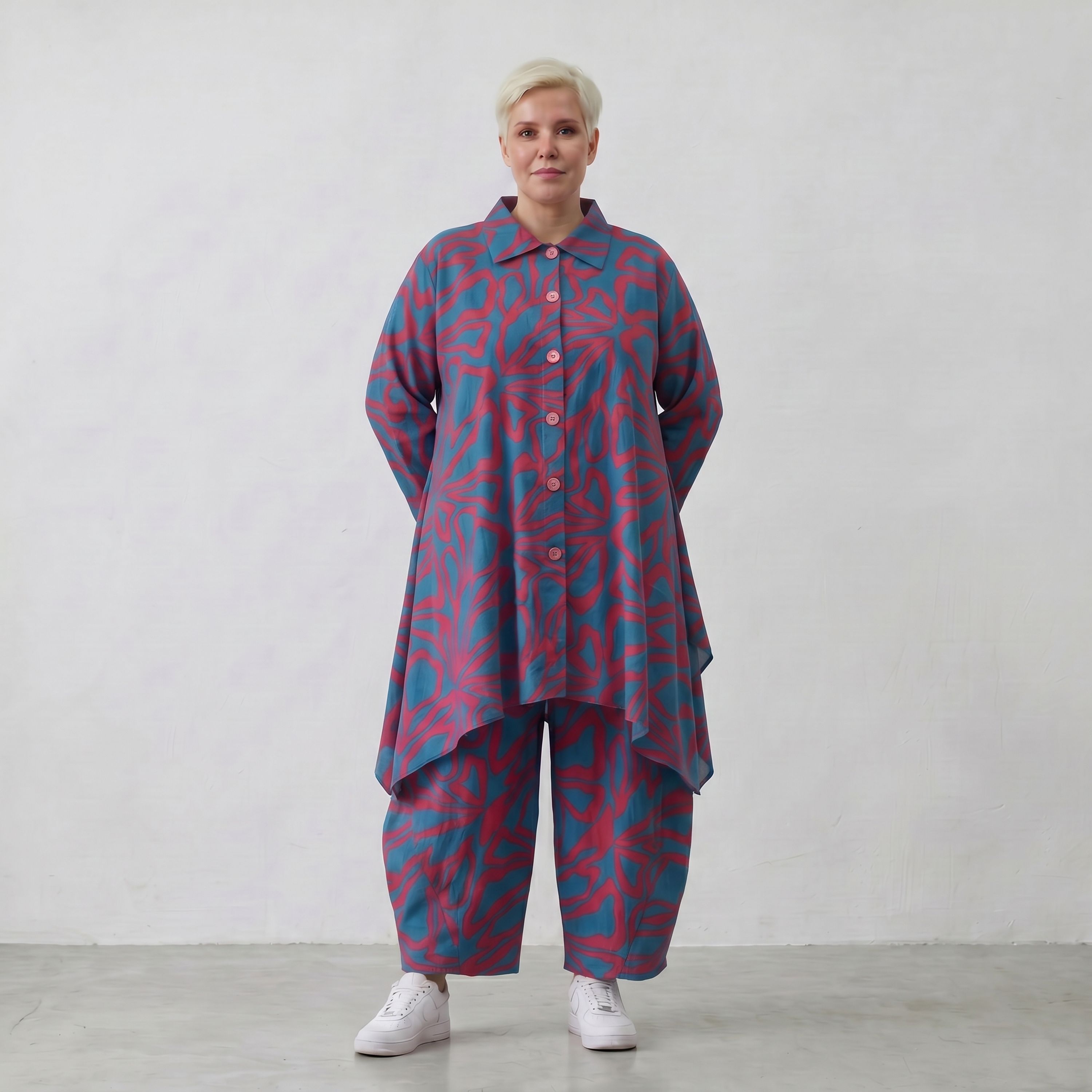 Luftige A-Form Jacke in blaurot mit Blüten Leinenlook Kragen Taschen und Zipfelsaum
