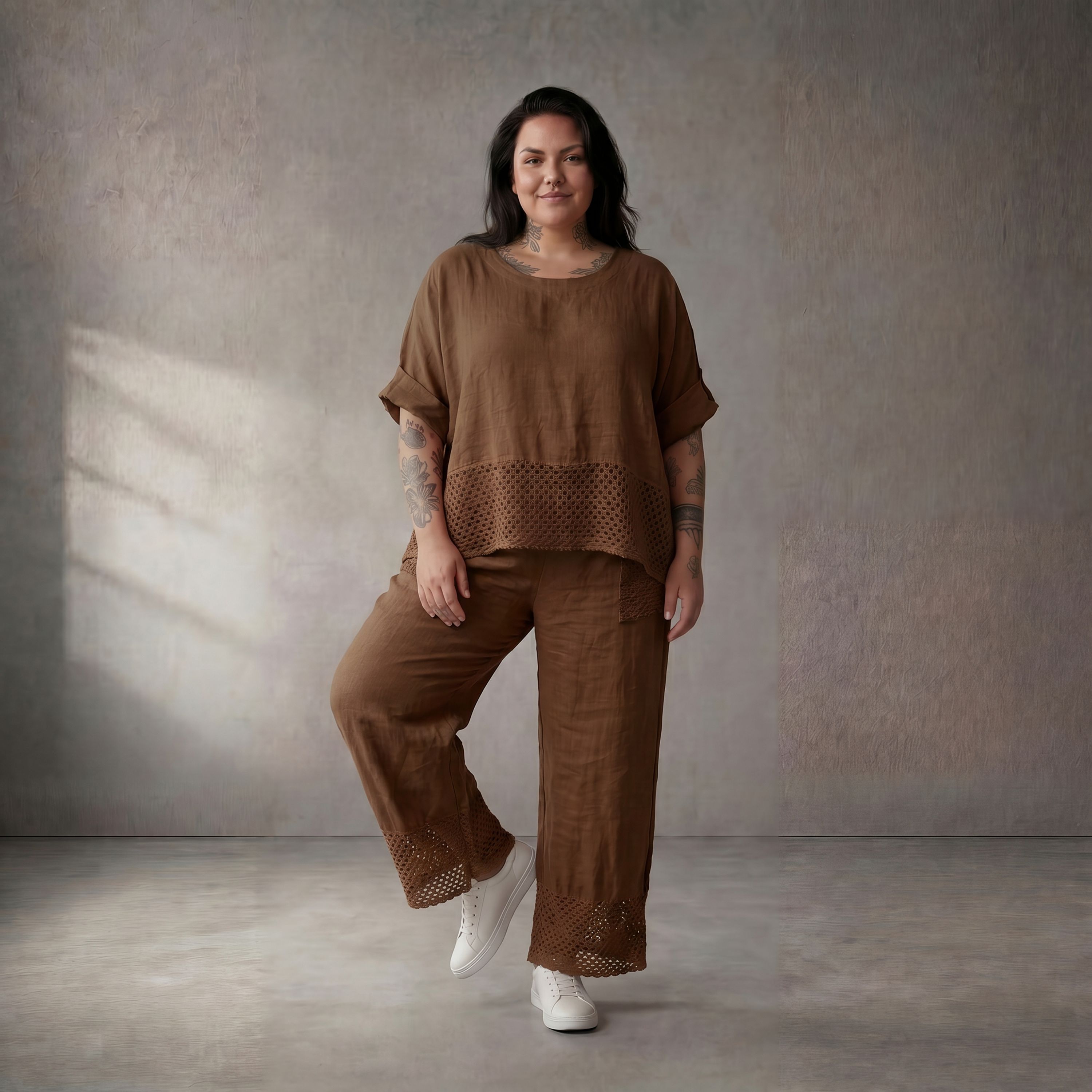 Braune Leinenhose leger Oversize zeitlos Look mit Elastikbund und feinen Strickdetails