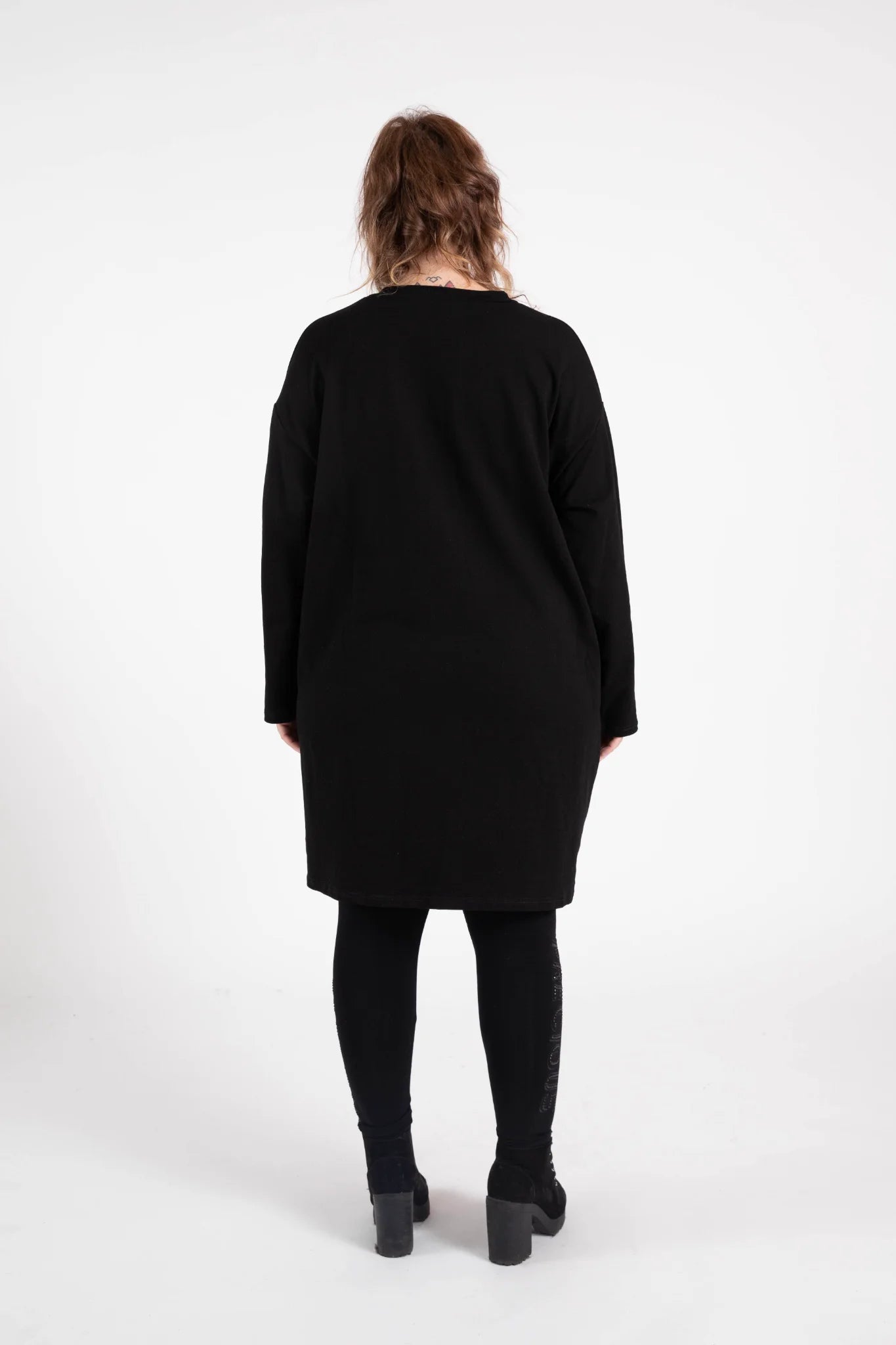  Pomme Rouge Shirt in gerader Form, aus Baumwolle, C6291, Schwarz-Silber, Buchstaben