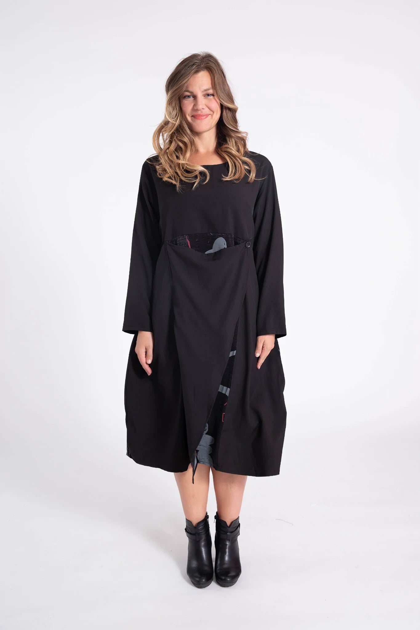  Pomme Rouge Kleid in gerader Form, aus Polyester, C6315, Schwarz-Grau-Rot, Schick, Modern