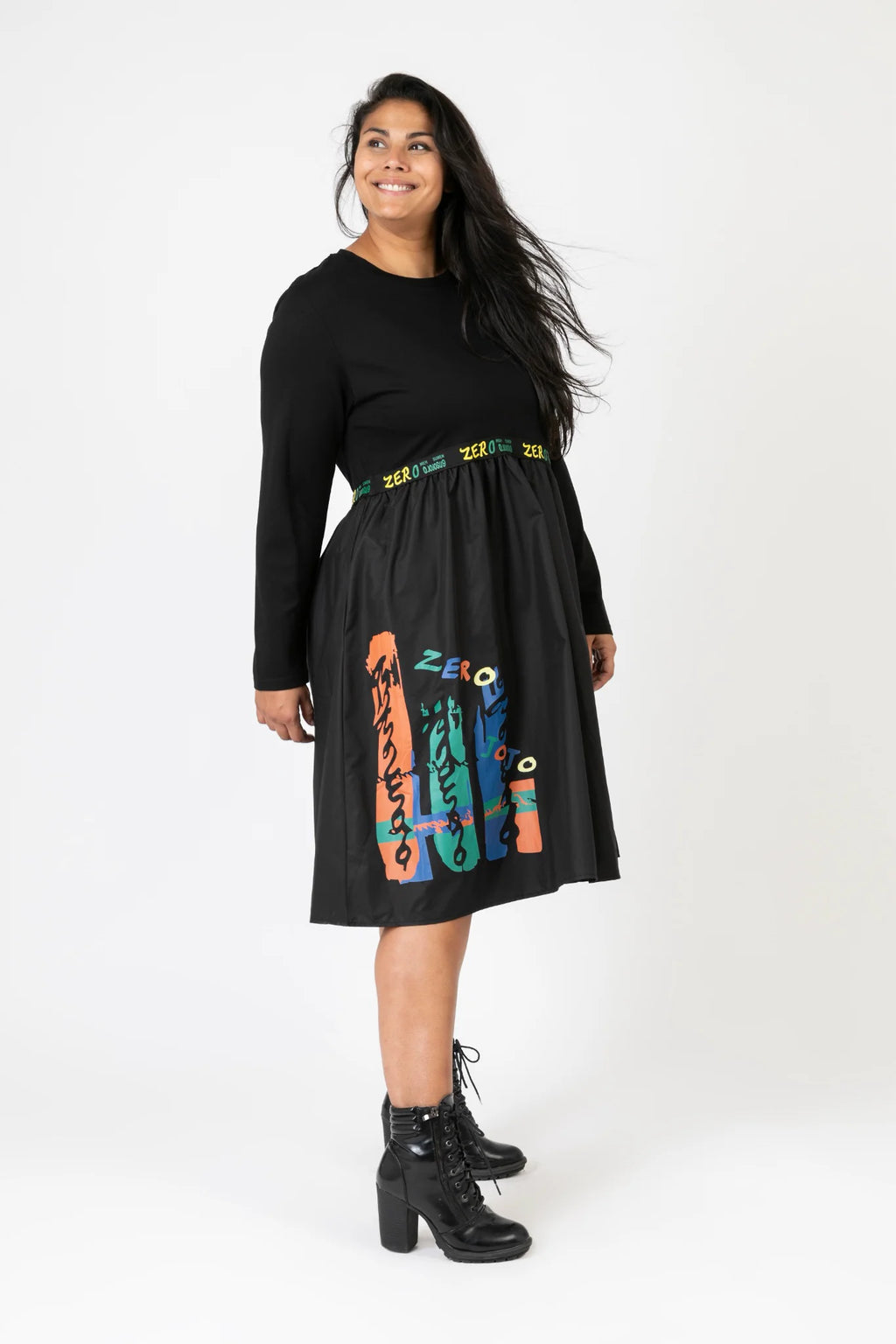  Pomme Rouge Kleid in gerader Form, aus Viskose, C6629, Schwarz-Multi, Muster, Schick