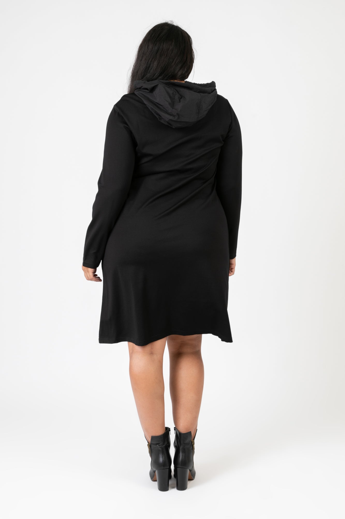  Schickes Plus Size Kleid mit modernem Design aus hochwertigem Viskose-Jersey für Herbst und Winter