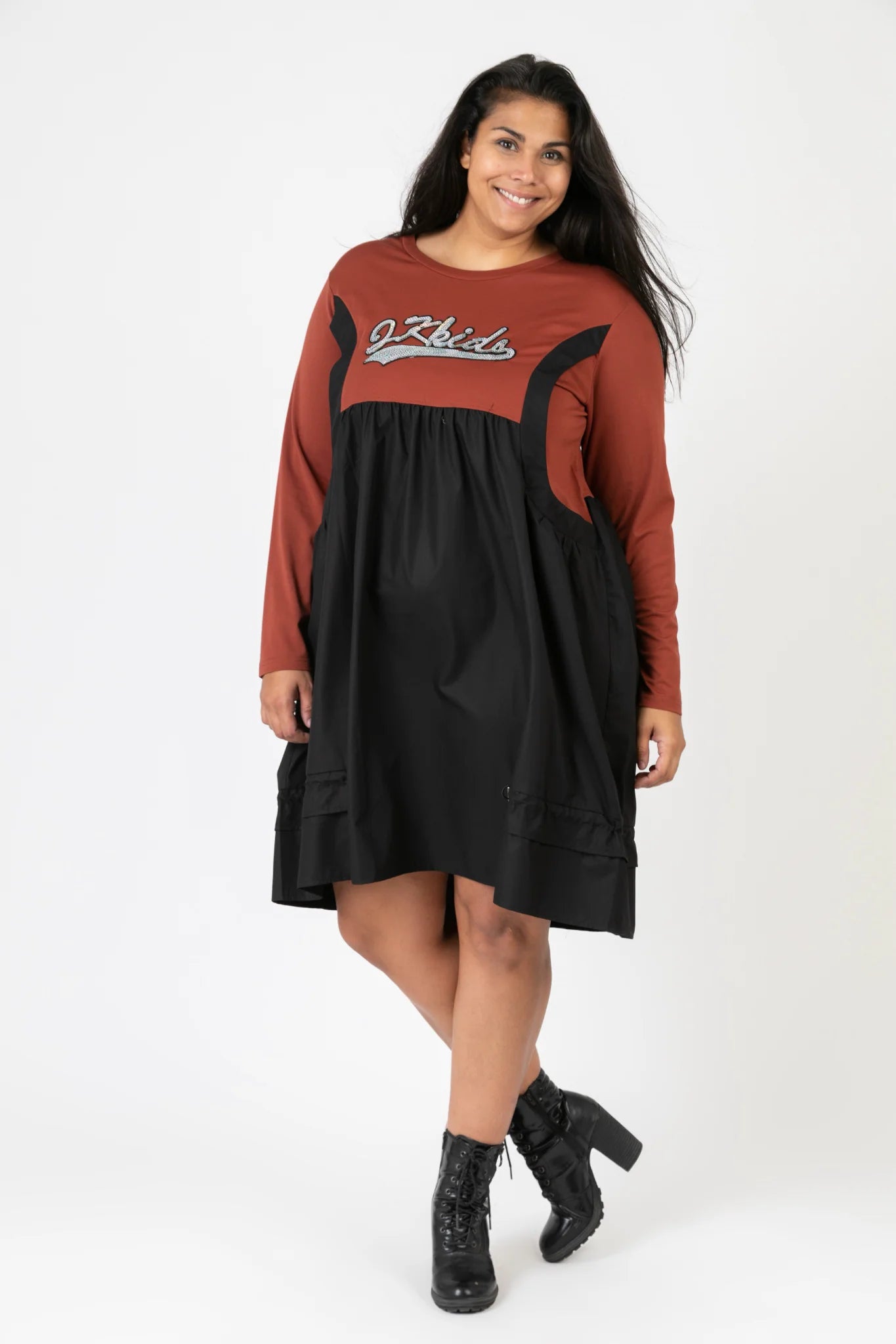  Pomme Rouge Kleid in gerader Form, aus Viskose, C6652, Rost-Schwarz-Silber, Buchstaben