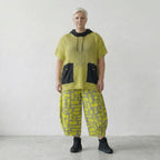 Zeitlos legeres Oversize Lagenlook Shirt aus feinem Baumwollstrick mit Kapuze, modern, Lime/Schwarz