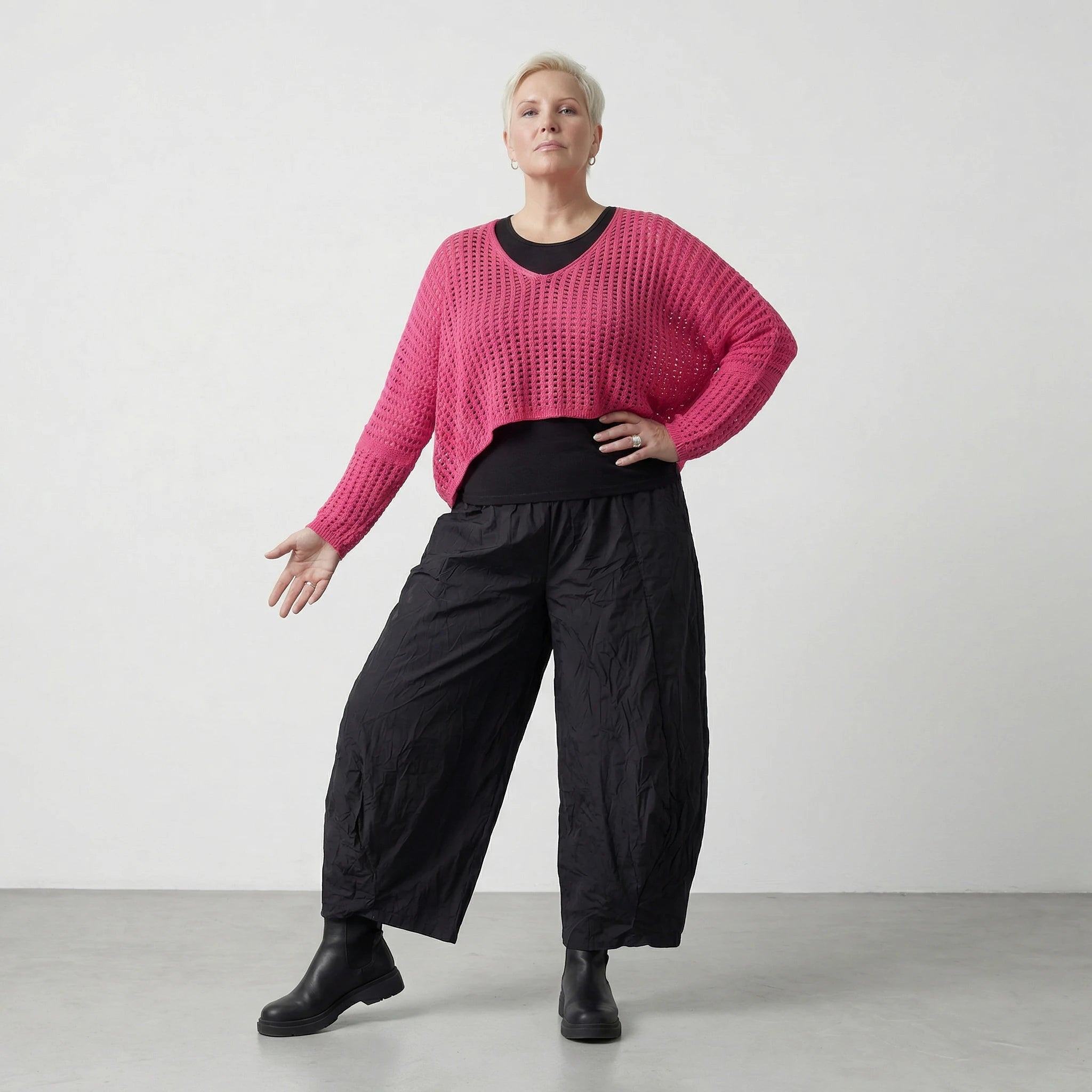 Luftig-leichter Überwurf im Lagenlook aus feiner Baumwolle mit kastigem Schnitt und Lochstruktur, Fuchsia