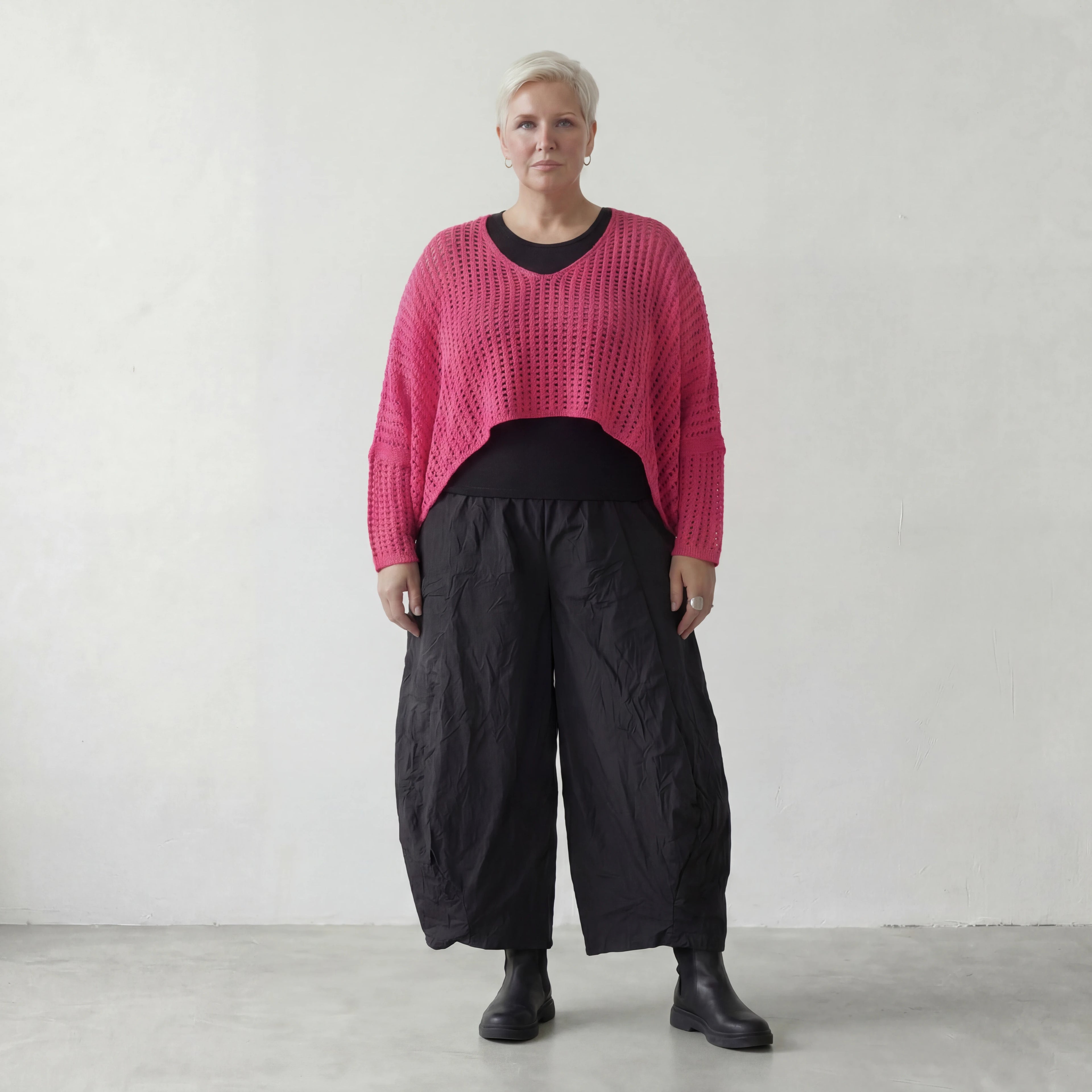 Luftig-leichter Überwurf im Lagenlook aus feiner Baumwolle mit kastigem Schnitt und Lochstruktur, Fuchsia