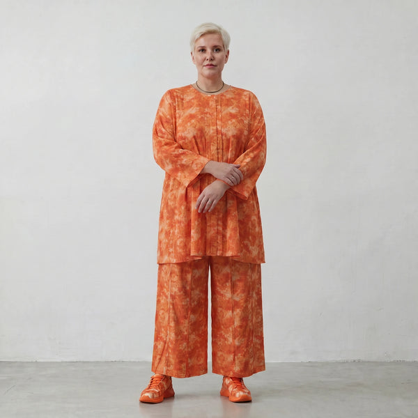 Leichtes Oversize Lagenlook Shirt aus feiner Baumwoll Popeline mit Batikmuster und Nahttaschen, Orange